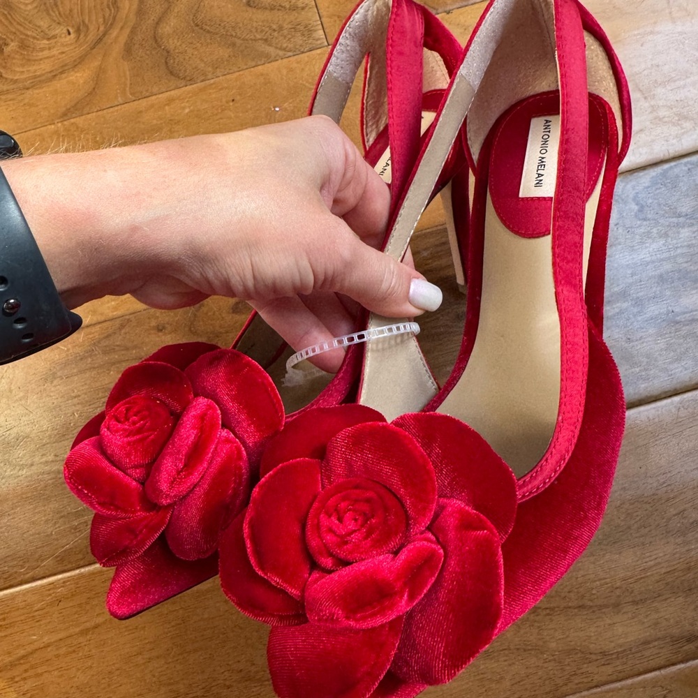 NWT ANTONIO MELANI Ester Velvet Flower Heel Pumps Sz 8 (no original box) - Picture 5 of 9